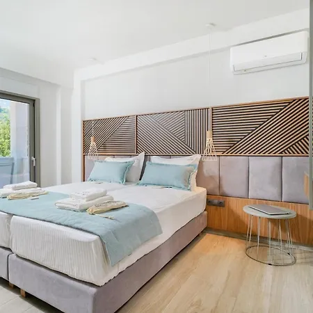 Ξενοδοχείο με διαμερίσματα Elisavet Nuevo & 4*