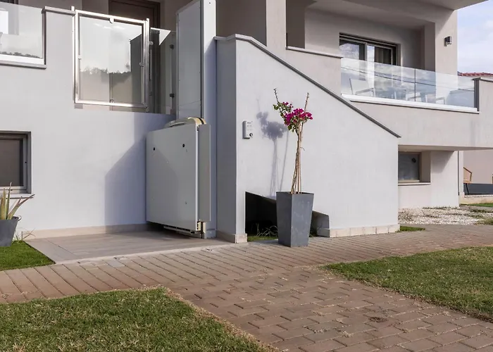 Elisavet Nuevo Studios&suites Apartahotel 4*